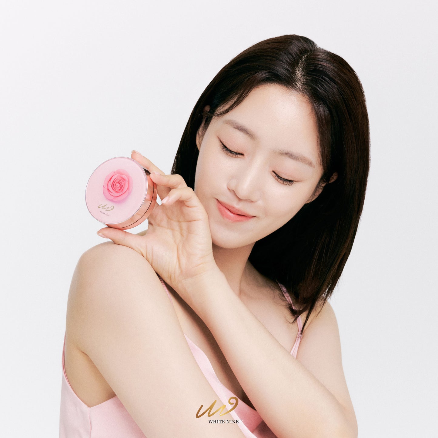00010【white nine】期間限定発売!ウンジョンさんプロデュースrose fit multi cushion